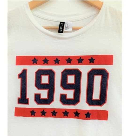 DIVIDED H&M 1990 Logo Boxy Cropped Shirt. - Picture 3 of 7